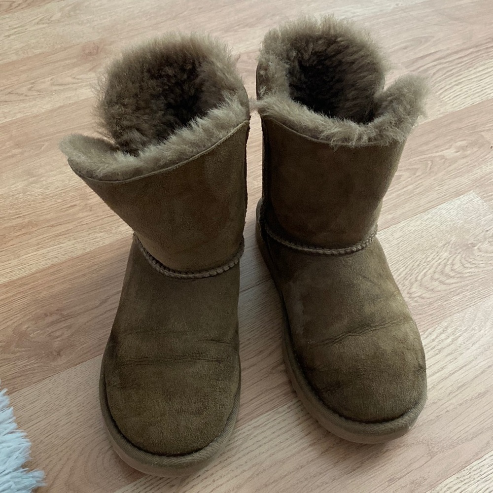 Girls Uggs winter boots